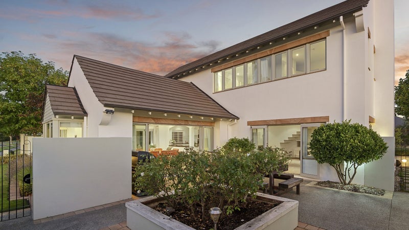 42 Glencullen Drive, Casebrook, Christchurch - Carousel 1