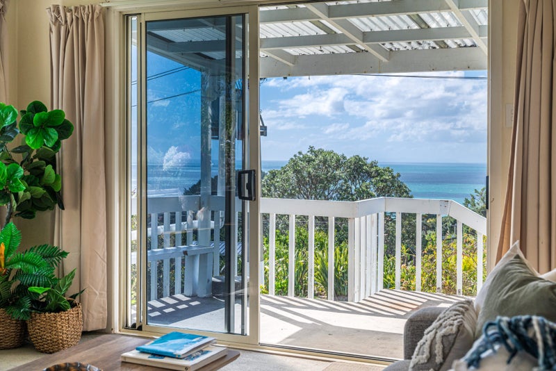 2 Coromandel Road, Oneroa, Waiheke Island - Carousel 2