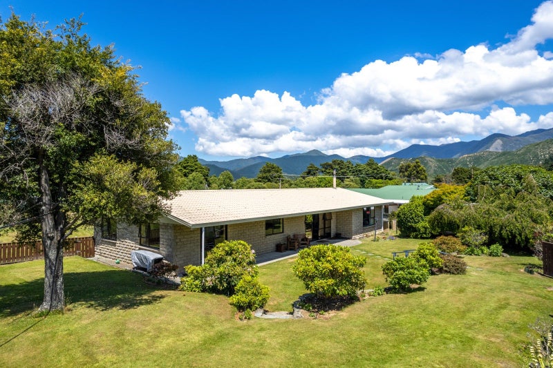 707 State Highway 1, Koromiko - Carousel 2