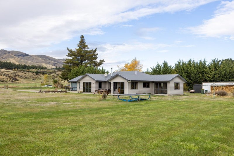 22 Mclennan Road, Wanaka - Carousel 1