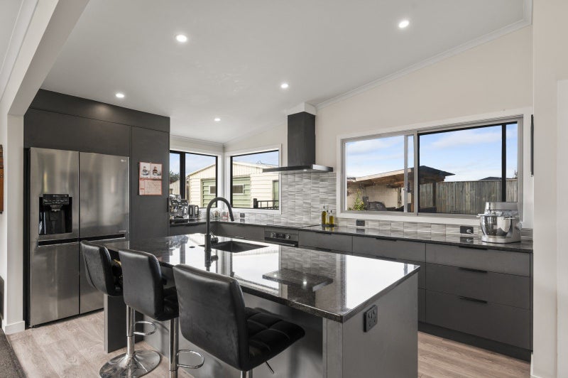 112 Clarence Cox Crescent, Pirimai, Napier - Carousel 2