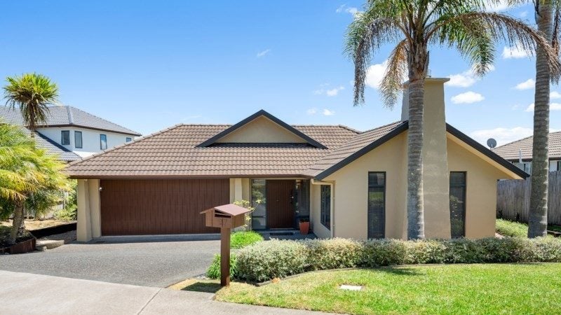 27 Lansell Drive, East Tamaki Heights, Auckland - Carousel 1