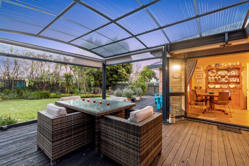 21A Cliff View Drive, Green Bay, Auckland - Carousel 2