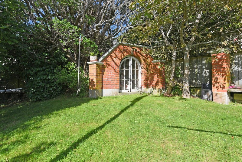 26 Woburn Road, Northland, Wellington - Carousel 21