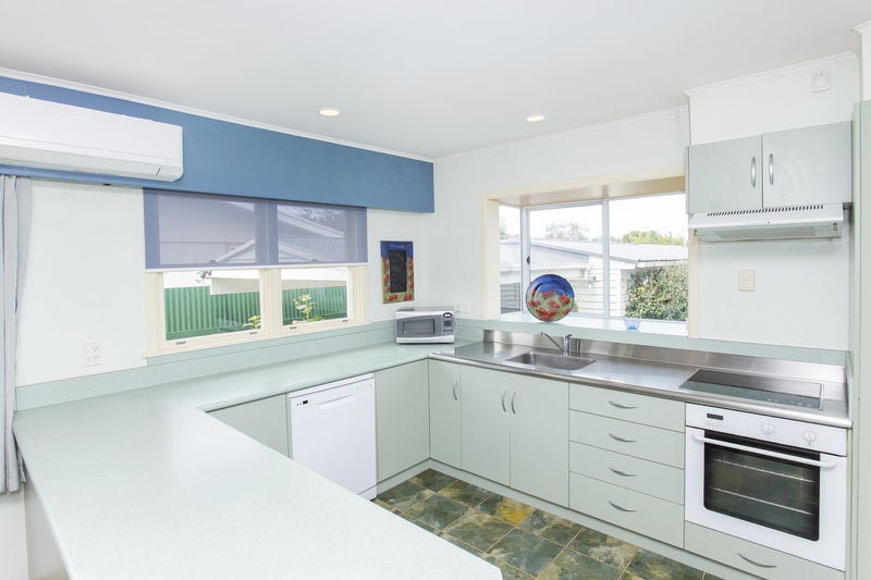 18 Seymour Road, Inner Kaiti, Gisborne - Carousel 2