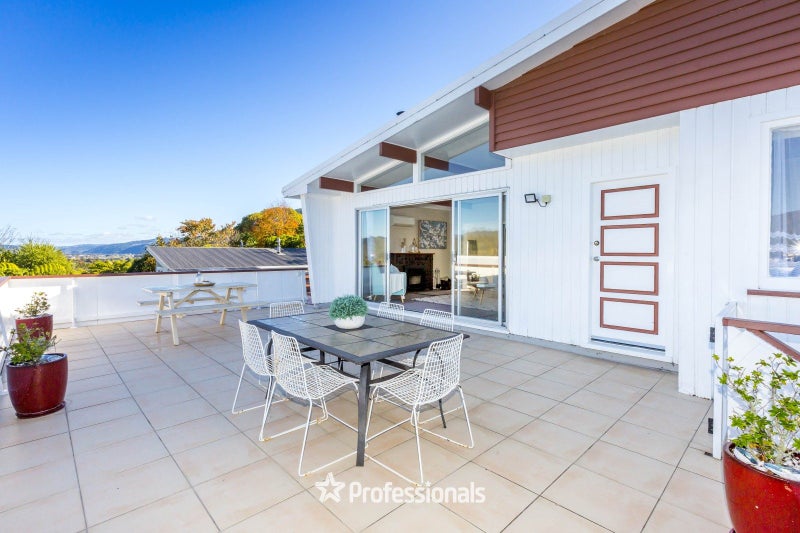 19 Sunnyview Drive, Brown Owl, Upper Hutt - Carousel 1