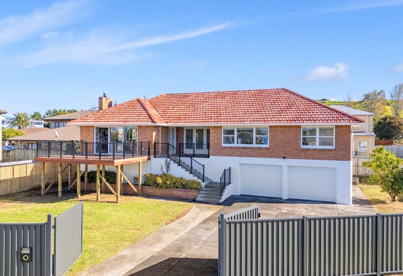 132A Coronation Road, Mangere Bridge, Auckland - Carousel 1