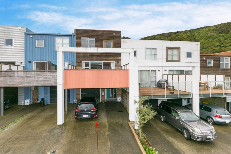 56 Saddleback Grove, Karori, Wellington - Carousel 1