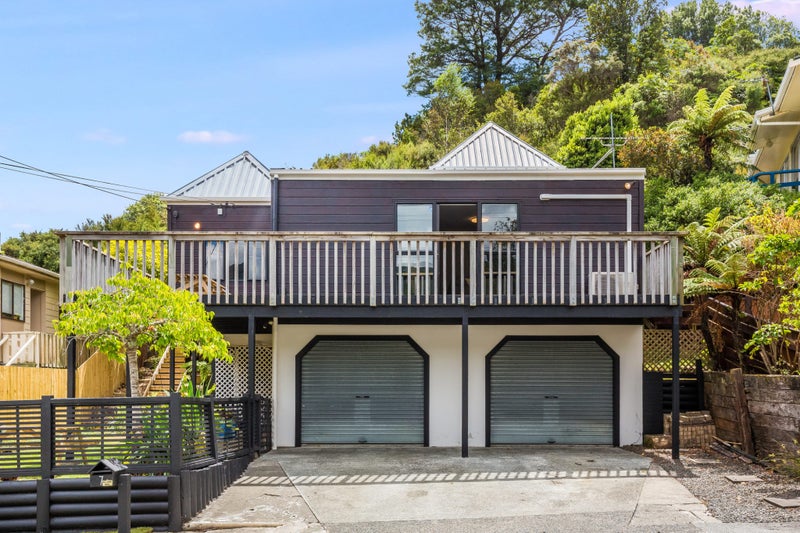 7 Lowry Crescent, Stokes Valley, Lower Hutt - Carousel 2