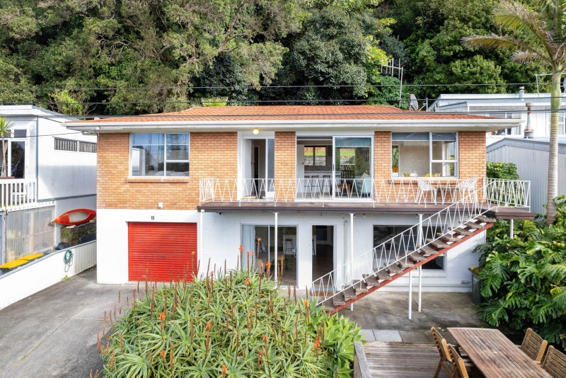 19 Waiwera Place, Waiwera, Orewa - Carousel 1