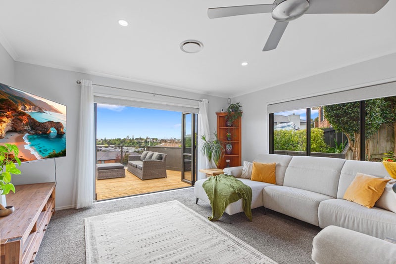 26 Amy Place, Pyes Pa, Tauranga - Carousel 2