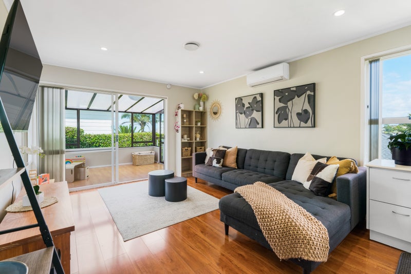 15 Cherry Tree Place, Massey, Auckland - Carousel 2