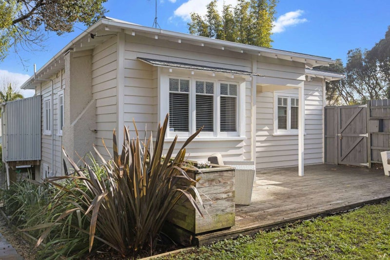 5 Hutchinson Avenue, New Lynn, Auckland - Carousel 15