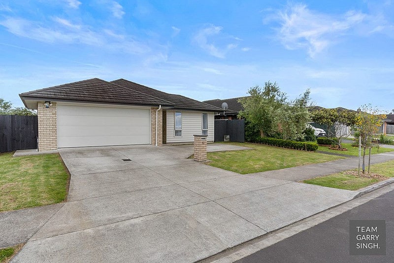17 Captain Mitchell Drive, Opaheke, Papakura - Carousel 1