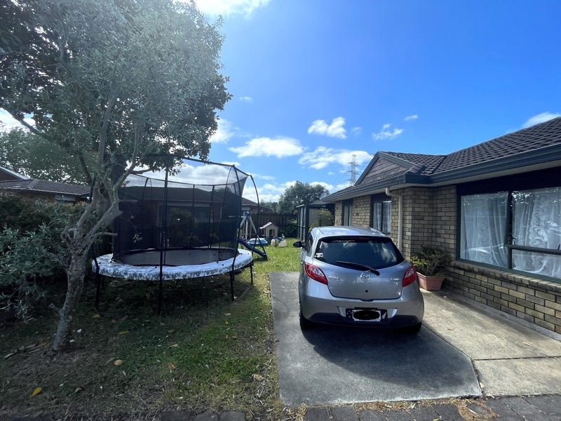 1/9 Midvale Place, Burswood, Auckland - Carousel 2