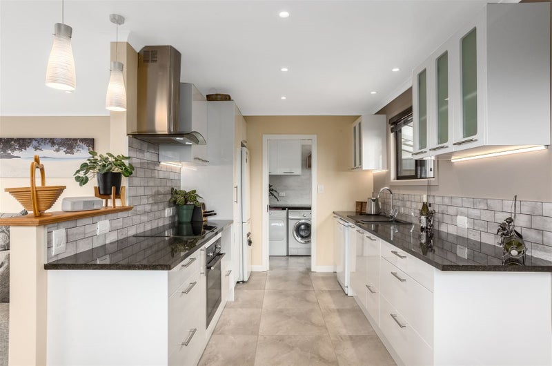 9 Moki Street, Titahi Bay, Porirua - Carousel 2