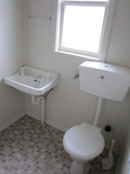 35 Awamutu Grove, Waiwhetu, Lower Hutt - Carousel 6