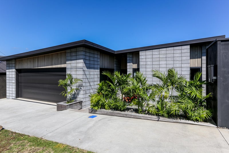 22 Record Street, Fitzroy, New Plymouth - Carousel 1