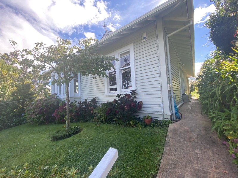 25 St Michaels Crescent, Kelburn, Wellington - Carousel 20