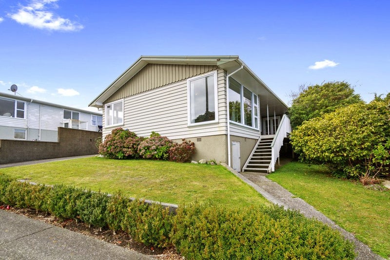252 Dowse Drive, Maungaraki, Lower Hutt - Carousel 1