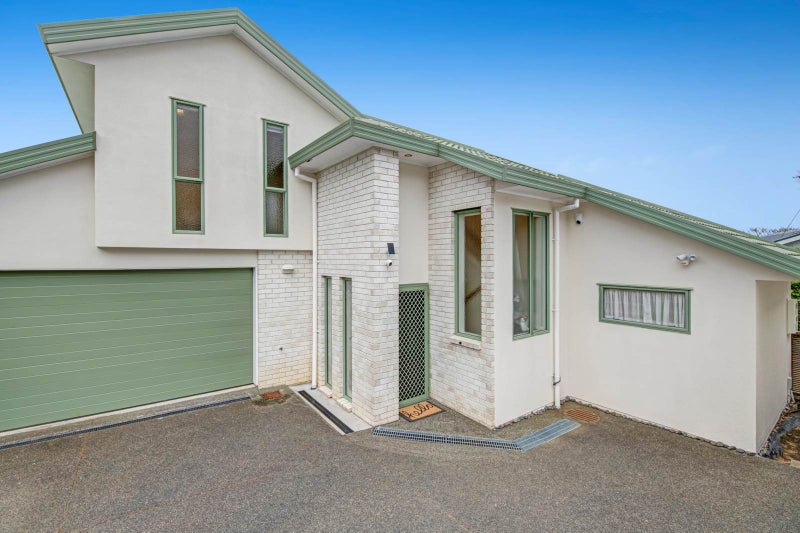 2/11 Bronzewing Terrace, Unsworth Heights, Auckland - Carousel 2
