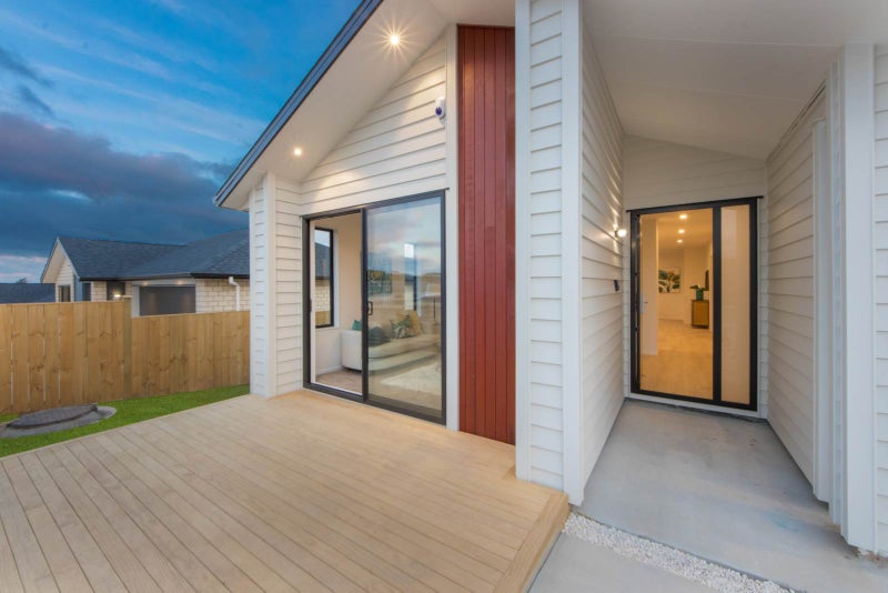 12 Joseph Kokich Avenue, Swanson, Auckland - Carousel 1