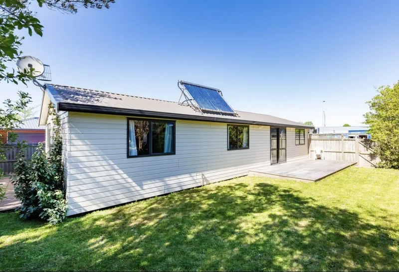 300 Cranford Street, St Albans, Christchurch - Carousel 1