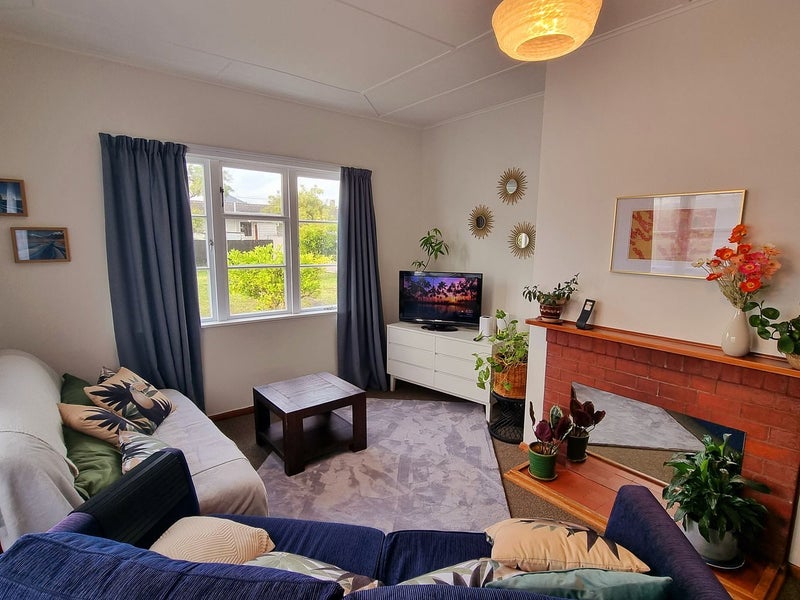 3 Brown Grove, Fairfield, Lower Hutt - Carousel 1