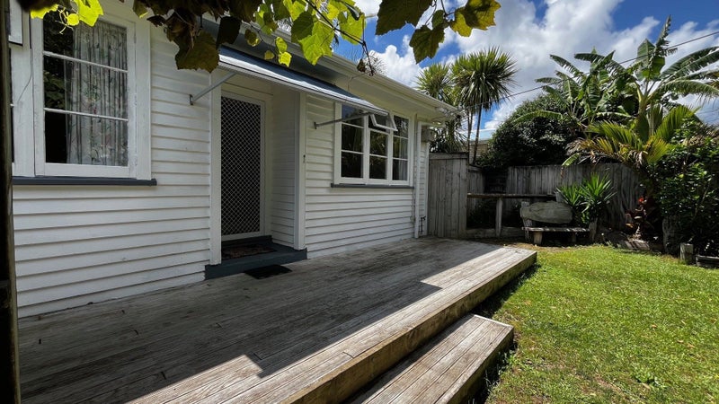 8 Raumati Crescent, Onerahi, Whangarei - Carousel 1