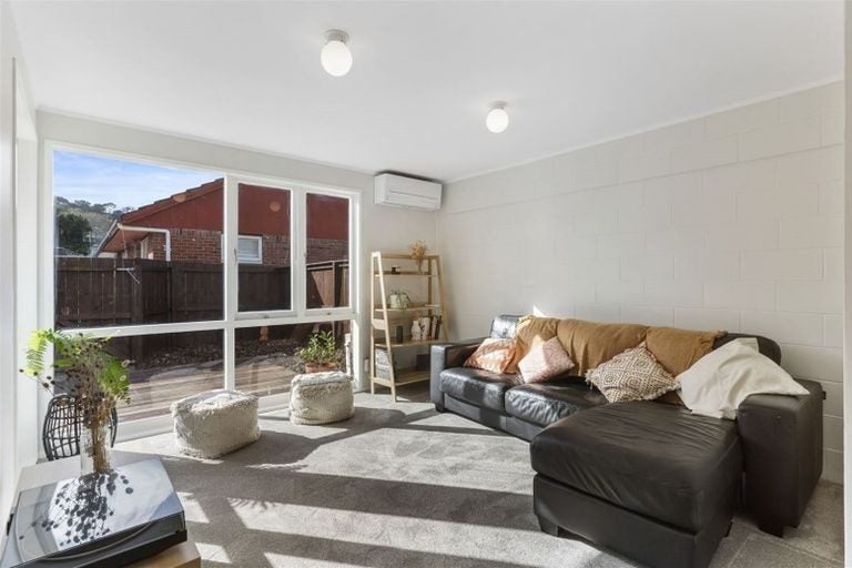 5/92 Owairaka Avenue, Owairaka, Auckland - Carousel 2