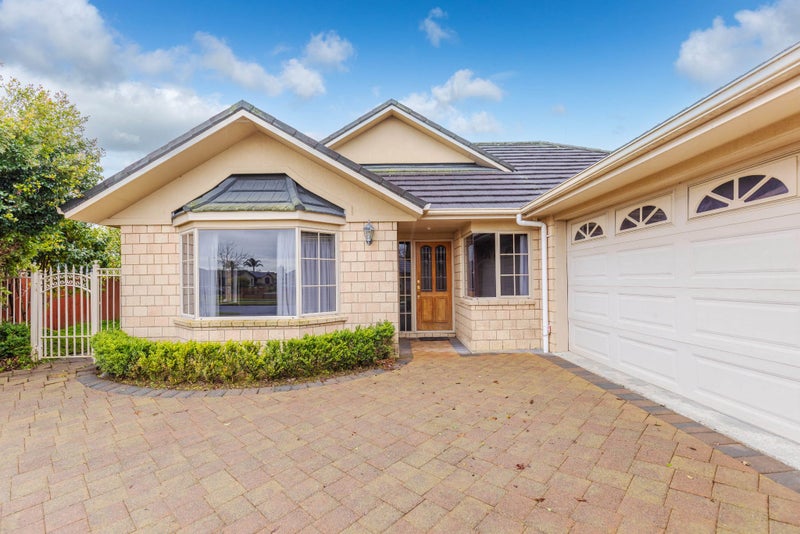 32 Miers Glade, Rototuna North, Hamilton - Carousel 1