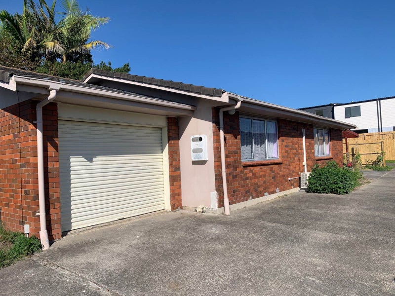 2/17 Astley Avenue, New Lynn, Auckland - Carousel 1