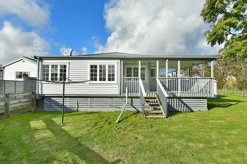 1 Mary Keane Lane, Parakai, Helensville - Carousel 1