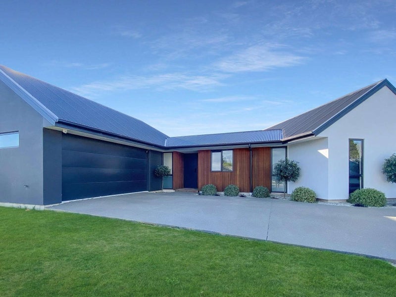 15 Evelyn Crescent, Marshland, Christchurch - Carousel 1