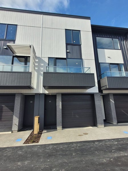 41 John Street, Petone, Lower Hutt - Carousel 1