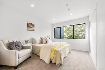4/1 Kaponga Crescent, New Lynn, Auckland - Carousel 1