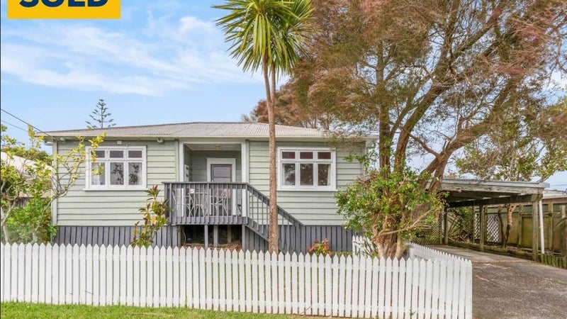 1/23 Parrs Cross Road, Henderson, Auckland - Carousel 1