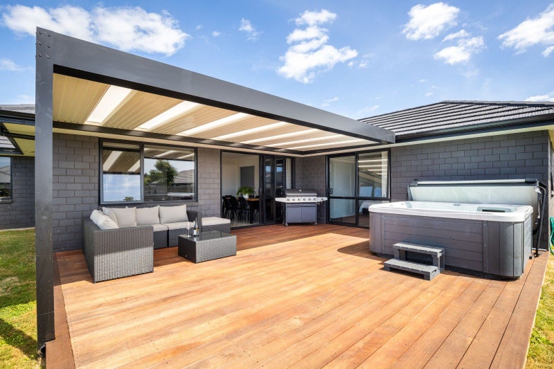 15 Longstaff Drive, Bell Block, New Plymouth - Carousel 1