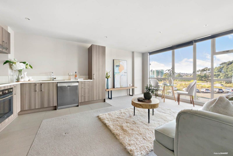 102/5 Rose Garden Lane, Albany, Auckland - Carousel 1
