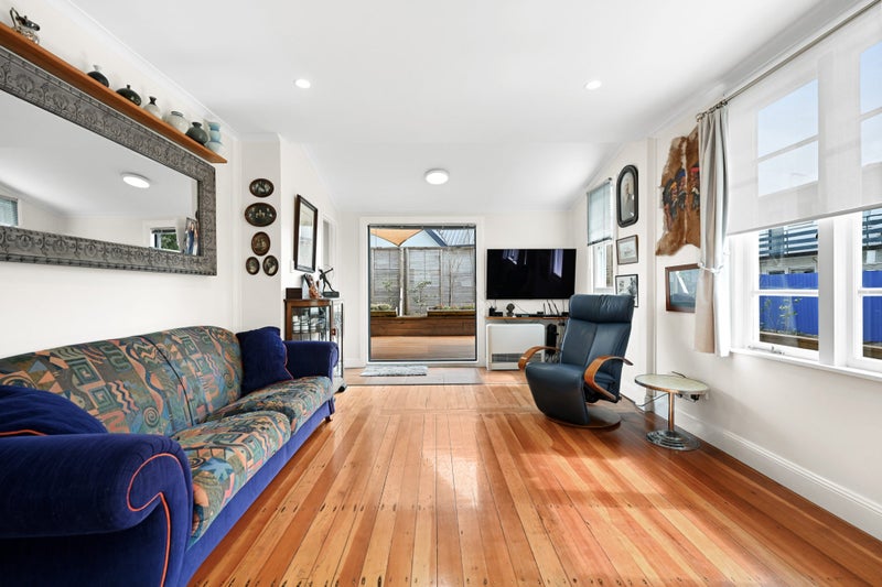 37 Wellington Street, Hamilton East, Hamilton - Carousel 2