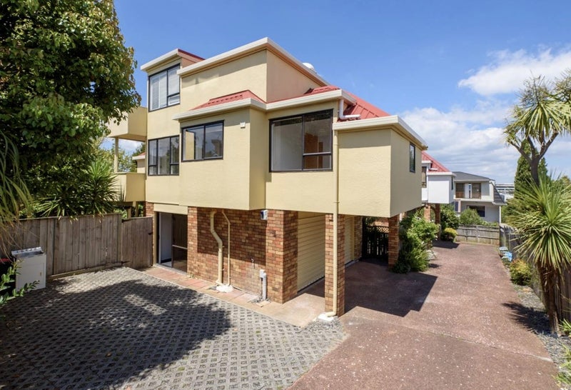 2/18 Killarney Street, Takapuna, Auckland - Carousel 12