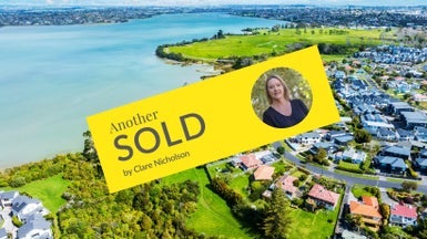 24 Silverton Avenue, Wai o Taiki Bay, Auckland - Carousel 1