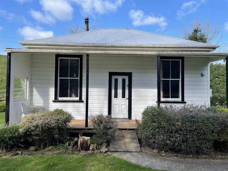 1760 Tarata Road, Tarata, Inglewood - Carousel 1