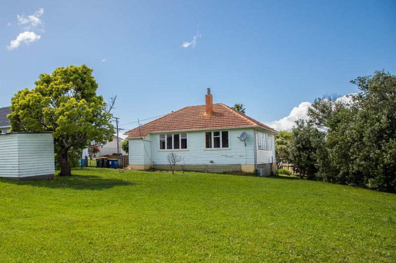 93 Eversleigh Road, Belmont, Auckland - Carousel 8