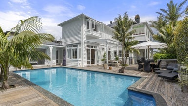 8 Bayview Road, Hauraki, Auckland - Carousel 1