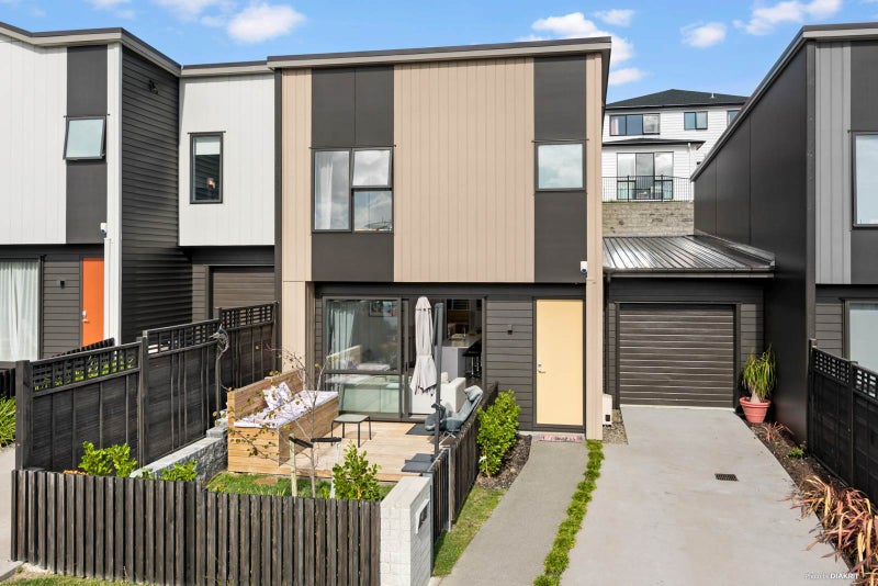 12 Karengo Street, Long Bay, Auckland - Carousel 1