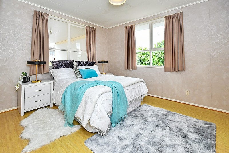 19 Walden Place, Mangere East, Auckland - Carousel 1