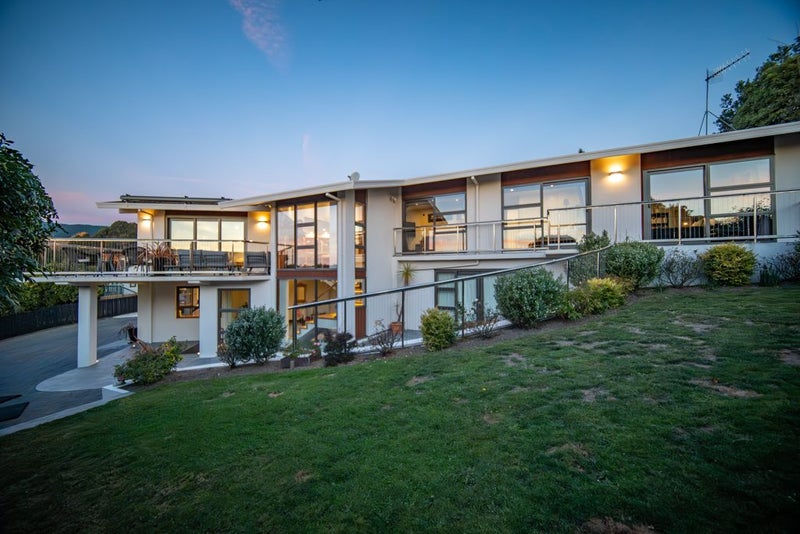 7 Eversley Terrace, Richmond, Richmond - Carousel 1