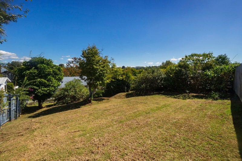 23 Warwick Street, Morningside, Auckland - Carousel 2