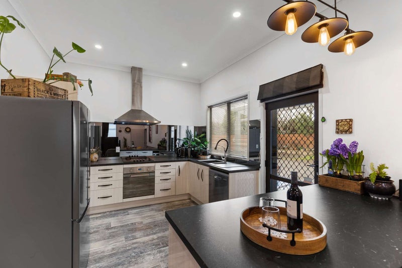 373 Broadway, Stratford - Carousel 2